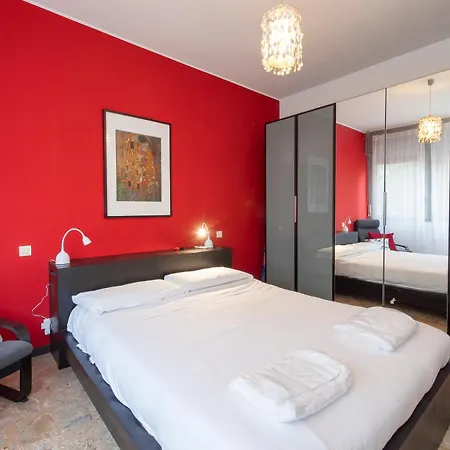 I Host - Falck 53 * ميلان