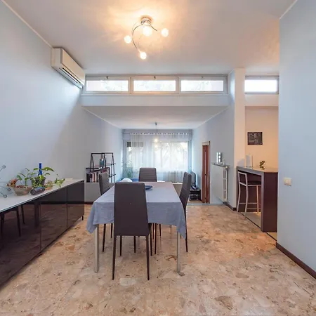 I Host - Falck 53 * ميلان