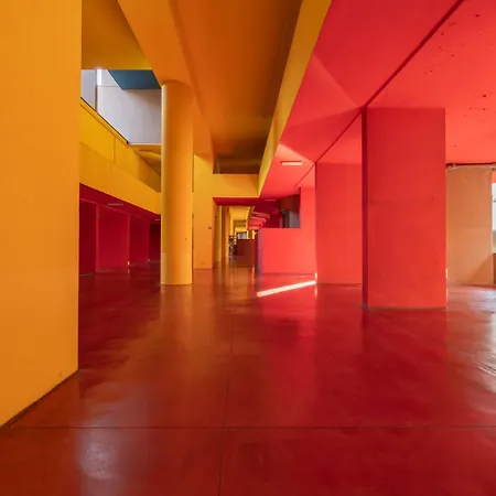 I Host - Falck 53 ميلان